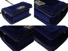 Load image into Gallery viewer, CHANEL シャネル ミニボーイシャネル チェーンショルダーバッグ ベロア 17番台 ネイビー シルバー金具 美品 中古 62722