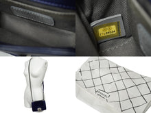 Load image into Gallery viewer, CHANEL シャネル ミニボーイシャネル チェーンショルダーバッグ ベロア 17番台 ネイビー シルバー金具 美品 中古 62722