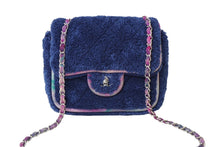 Load image into Gallery viewer, CHANEL シャネル テリースクエア チェーンショルダーバッグ 30番台 ブルー タイダイ柄 2021 クルーズコレクション 良品 中古 62728