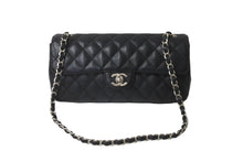 Load image into Gallery viewer, 極美品 CHANEL シャネル イーストウエスト ショルダーバッグ キャビアスキン 11番台 黒×シルバー 中古 62731