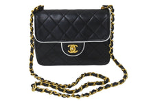 Load image into Gallery viewer, CHANEL シャネル ヴィンテージ ミニマトラッセチェーンショルダーバッグ19cm 1番台 ブラック ホワイト バイカラー 美品 中古 62732