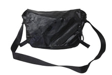 Load image into Gallery viewer, CHANEL シャネル スポーツライン ココマーク ショルダーバッグ 11番台 パテント ナイロン ブラック 良品 中古 62738