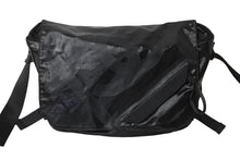 Load image into Gallery viewer, CHANEL シャネル スポーツライン ココマーク ショルダーバッグ 11番台 パテント ナイロン ブラック 良品 中古 62738