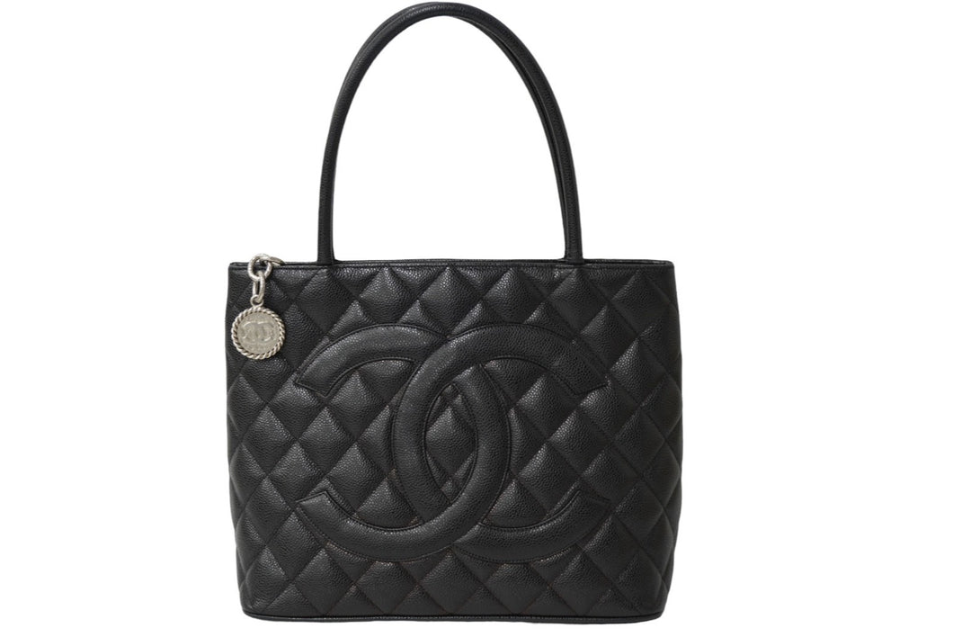 CHANEL シャネル ハンドバッグ 復刻トート キャビアスキン マトラッセ ココマーク 6番台 シルバー金具 美品 中古 62750
