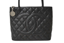 Load image into Gallery viewer, CHANEL シャネル ハンドバッグ 復刻トート キャビアスキン マトラッセ ココマーク 6番台 シルバー金具 美品 中古 62750