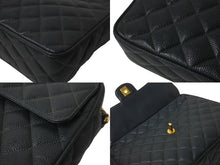 Load image into Gallery viewer, 極美品 CHANEL シャネル ビジューチェーンショルダーバッグ マトラッセ 玉付きキャビアスキン 3番台 グリーン 中古 62752