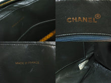 Load image into Gallery viewer, 極美品 CHANEL シャネル ビジューチェーンショルダーバッグ マトラッセ 玉付きキャビアスキン 3番台 グリーン 中古 62752