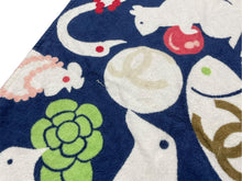 Load image into Gallery viewer, CHANEL シャネル 総柄 ビーチタオル マルチカラー ココマーク 大判 動物 魚 ロゴ 雑貨 美品 中古 62765