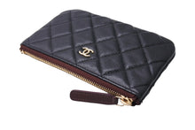 Load image into Gallery viewer, CHANEL シャネル マトラッセ ミニポーチ 31番台 A82365 キャビアスキン グレインドカーフ ブラック ゴールド金具 美品 中古 66279