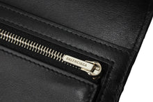 Load image into Gallery viewer, 新品未使用品 BALENCIAGA バレンシアガ パスポートロングウォレット2チケット 7877772AA3R6027 ホワイト ブラック ブルー 62794