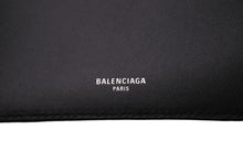 Load image into Gallery viewer, 新品未使用品 BALENCIAGA バレンシアガ パスポートロングウォレット2チケット 7877772AA3R6027 ホワイト ブラック ブルー 62795