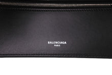 Load image into Gallery viewer, 新品未使用品 BALENCIAGA バレンシアガ パスポートロングウォレット2チケット 7877772AA3R6027 ホワイト ブラック ブルー 62797