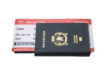 Load image into Gallery viewer, 新品未使用品 BALENCIAGA バレンシアガ パスポートロングウォレット1チケット 7877742AA3R3615 グリーン ホワイト レッド 62798