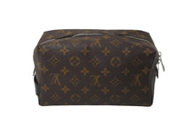 Load image into Gallery viewer, LOUIS VUITTON ルイヴィトン トゥルーストワレ モノグラムマカサー ポーチ M40378 ブラウン シルバー金具 美品 中古 62814