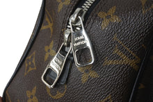Load image into Gallery viewer, LOUIS VUITTON ルイヴィトン トゥルーストワレ モノグラムマカサー ポーチ M40378 ブラウン シルバー金具 美品 中古 62814