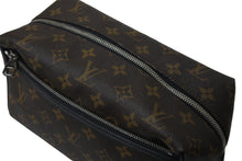 Load image into Gallery viewer, LOUIS VUITTON ルイヴィトン トゥルーストワレ モノグラムマカサー ポーチ M40378 ブラウン シルバー金具 美品 中古 62814