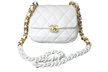 Load image into Gallery viewer, CHANEL シャネル マトラッセ ショルダーバッグ チェーン ココマーク ランダム番台 ホワイト レザー ゴールド金具 美品 中古 62821