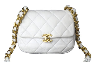 CHANEL シャネル マトラッセ ショルダーバッグ チェーン ココマーク ランダム番台 ホワイト レザー ゴールド金具 美品 中古 62821