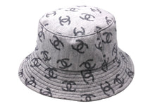 Load image into Gallery viewer, 極美品 CHANEL シャネル バケットハット ココマーク総柄 コットン グレー ブラック サイズM 中古 62828