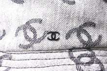 Load image into Gallery viewer, 極美品 CHANEL シャネル バケットハット ココマーク総柄 コットン グレー ブラック サイズM 中古 62828
