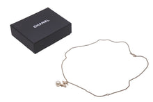 Load image into Gallery viewer, 極美品 CHANEL シャネル ココマークネックレス フェイクパール ぶら下がりB13S刻印 GP ゴールド ホワイト 中古 62829