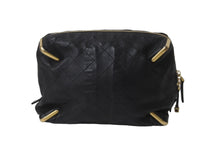 Load image into Gallery viewer, CHANEL シャネル レザーポーチ 24番台 キルティング ドローコード ブラック ゴールド金具 美品 中古 62861