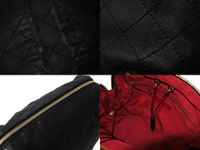 Load image into Gallery viewer, CHANEL シャネル レザーポーチ 24番台 キルティング ドローコード ブラック ゴールド金具 美品 中古 62861