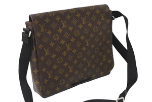 極美品 LOUIS VUITTON ルイ ヴィトン ディストリクトMM ショルダーバッグ モノグラムマカサー M40934 ブラウン ブラック 中古 62868