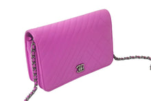 Load image into Gallery viewer, CHANEL シャネル 長財布 チェーンウォレット ショルダーバッグ マトラッセ シェブロン ラムスキン パープル ガンメタリック 美品 中古 62870