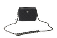 Load image into Gallery viewer, 新品同様 CHANEL シャネル ミニカメラバッグ チェーンショルダーバッグ ココマーク 31番台 AP2426 ブラック キャビアスキン シルバー金具 中古 62877