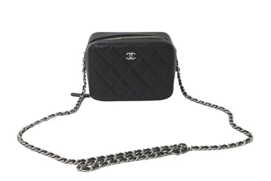 新品同様 CHANEL シャネル ミニカメラバッグ チェーンショルダーバッグ ココマーク 31番台 AP2426 ブラック キャビアスキン シルバー金具 中古 62877