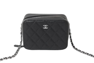 新品同様 CHANEL シャネル ミニカメラバッグ チェーンショルダーバッグ ココマーク 31番台 AP2426 ブラック キャビアスキン シルバー金具 中古 62877