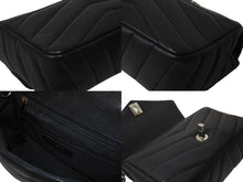 Load image into Gallery viewer, CHANEL シャネル Vステッチ チェーンショルダーバッグ 24番台 ココマーク ネイビー ラムスキン シルバー金具 美品 中古 62893
