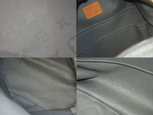 Load image into Gallery viewer, LOUIS VUITTON ルイヴィトン モノグラム チタニウム バックパックPM リュック M43882 カーキ ロゴ バックパック 美品 中古 62920