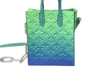 Load image into Gallery viewer, 極美品 LOUIS VUITTON ルイヴィトン バッグ サックプラXS イリュージョン 22年コレクション 2way グリーン M81221 レザー 中古 62921