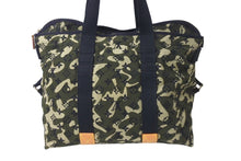 Load image into Gallery viewer, LOUIS VUITTON ルイヴィトン モノグラモフラージュ トレイ トートバッグ M95783 村上隆 マークジェイコブス カーキ 美品 中古 62951