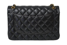 Load image into Gallery viewer, 極美品 CHANEL シャネル チェーンショルダーバッグ マトラッセ30 Wフラップ A58600 ブラック 18番台 中古 62961