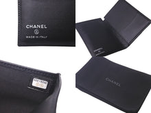 Load image into Gallery viewer, 極美品 CHANEL シャネル パスポートケース マトラッセ ココマーク ラムスキン ブラック 30番台シルバー金具 中古 62966