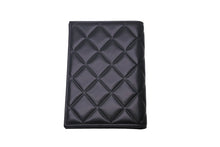 Load image into Gallery viewer, 極美品 CHANEL シャネル パスポートケース マトラッセ ココマーク ラムスキン ブラック 30番台シルバー金具 中古 62966