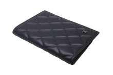 Load image into Gallery viewer, 極美品 CHANEL シャネル パスポートケース マトラッセ ココマーク ラムスキン ブラック 30番台シルバー金具 中古 62966