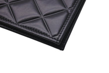 Load image into Gallery viewer, 極美品 CHANEL シャネル パスポートケース マトラッセ ココマーク ラムスキン ブラック 30番台シルバー金具 中古 62966