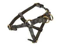 Load image into Gallery viewer, 極美品 GUCCI グッチ 犬用ハーネス XSサイズ ドッグ 692965 GG PVC レザー ベージュ ゴールド金具 中古 62975