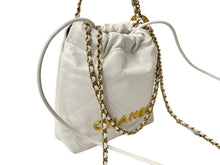Load image into Gallery viewer, 極美品 CHANEL シャネル チェーンショルダーバッグ シャネル22 ミニ AS3980 プレート カーフスキン ホワイト 中古 62980
