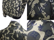 Load image into Gallery viewer, 極美品 LOUIS VUITTON ルイヴィトン モノグラムカモフラージュリバーシブルジャケット村上隆 RM082M MNBS01PL4 サイズ44 中古 62987