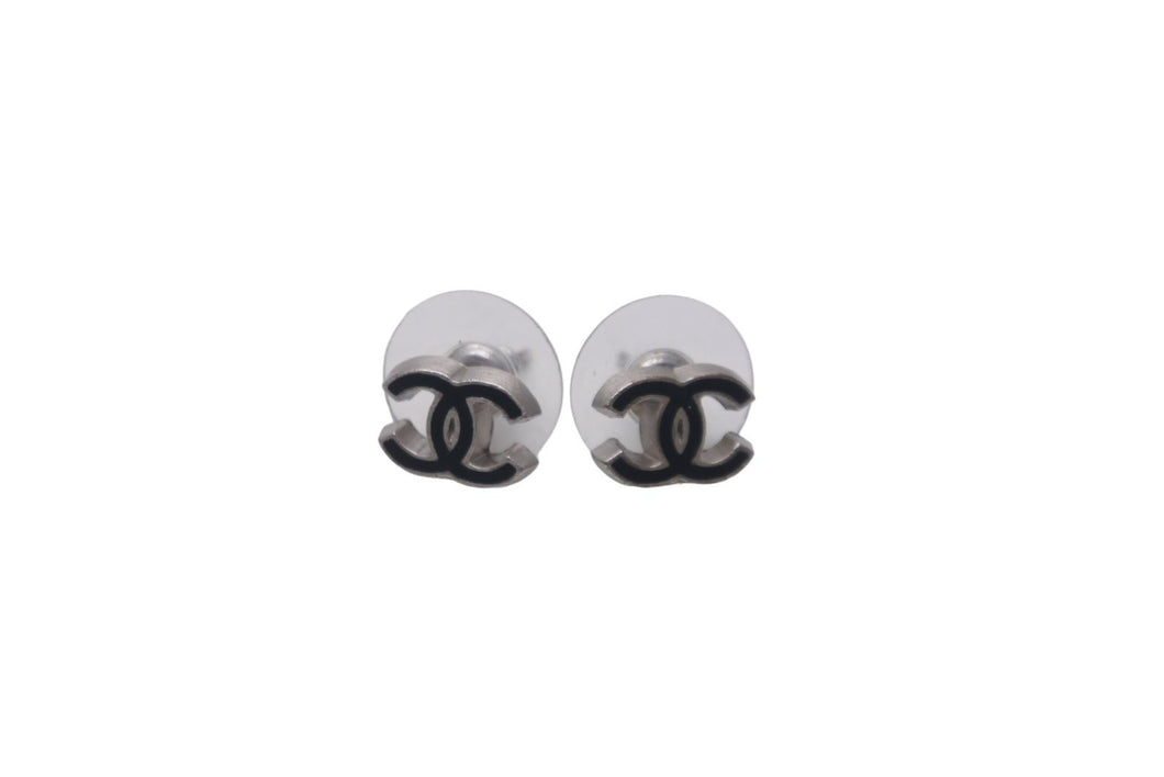 CHANEL シャネル ピアス ミニ ココマーク 06Pブラック シルバー金具 美品 中古 62990