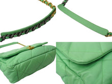 Load image into Gallery viewer, 極美品 CHANEL シャネル デカマトラッセ チェーンショルダーバッグ 30番台 グリーン ゴールド シルバー 中古 62993