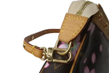 Load image into Gallery viewer, 極美品 LOUIS VUITTON ルイ ヴィトン 村上隆 ポシェットアクセソワール ポーチ M92006 モノグラムチェリーブロッサム 中古 62995