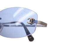 Load image into Gallery viewer, CHANEL シャネル サングラス リムレス ココマーク 54▫︎19 130 4002 c.103/72 ブルー シルバー金具 美品 中古 63017