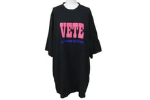 画像をギャラリービューアに読み込む, VETEMENTS ヴェトモン 23SS ユーズド加工ロゴ エンボスプリントTシャツ 23SS ブラック サイズS UE63TR740B 美品 中古 63075 