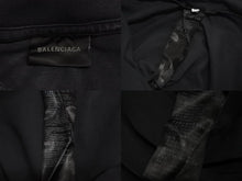 Load image into Gallery viewer, 極美品 BALENCIAGA バレンシアガ TAPE TYPEＴシャツ サイズXL 739784TOVA91055 ブラック コットン プリント ロゴ 中古 63082